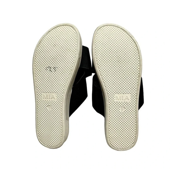 NEW MIA Ivey Platform Criss Cross Sandals - Picture 5 of 5